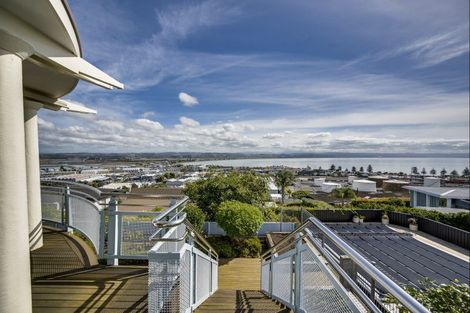Photo of property in 8 George Street, Hospital Hill, Napier, 4110