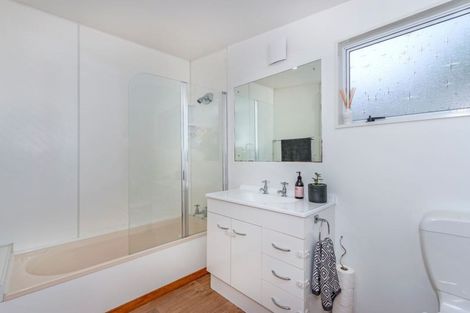 Photo of property in 80 Northcote Road, Northcote, Christchurch, 8052