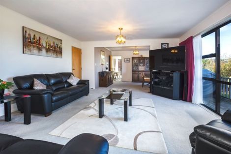 Photo of property in 25 Ordley Grove, Tawa, Wellington, 5028