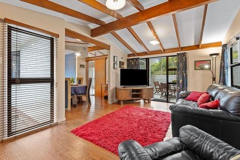 Photo of property in 16 Rosalind Road, Glenfield, Auckland, 0629