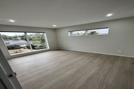 Photo of property in 28d Halberg Street, Glenfield, Auckland, 0629