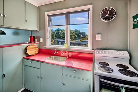 Photo of property in 52 Tutere Street, Waikanae Beach, Waikanae, 5036