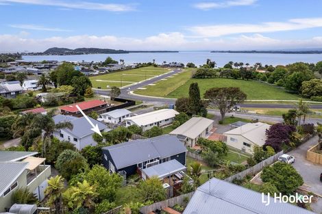 Photo of property in 128 Athenree Road, Athenree, Katikati, 3177