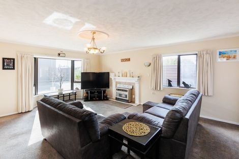 Photo of property in 10 Botanical Road, Takaro, Palmerston North, 4412