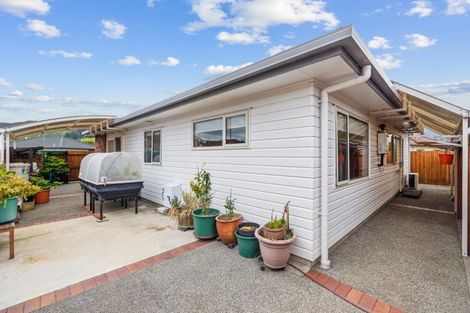 Photo of property in 21 Woodland Mews, Wainuiomata, Lower Hutt, 5014