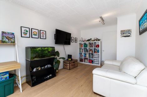 Photo of property in 106 Field Way, Waikanae Beach, Waikanae, 5036