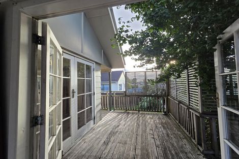 Photo of property in 67 Redoubt Road, Goodwood Heights, Auckland, 2105