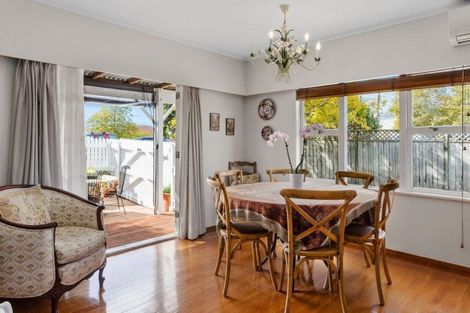Photo of property in 1/10 Knights Road, Rothesay Bay, Auckland, 0630