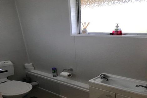 Photo of property in 2/14 Finchley Road, Torbay, Auckland, 0630