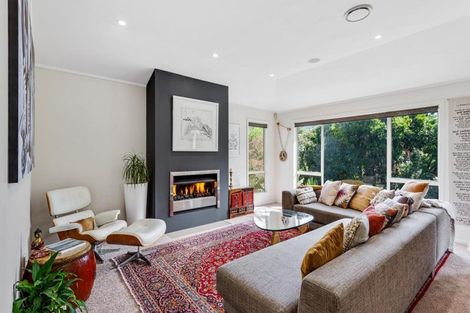 Photo of property in 9 Sandown Road, Rothesay Bay, Auckland, 0630