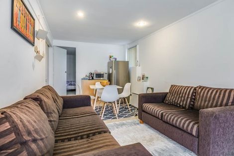 Photo of property in 15 Sunnyfield Crescent, Glenfield, Auckland, 0629