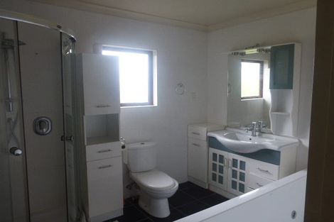 Photo of property in 69 San Marino Drive West, Henderson, Auckland, 0612