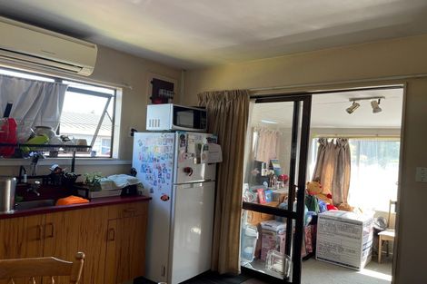 Photo of property in 2/9 Gregory Avenue, Islington, Christchurch, 8042