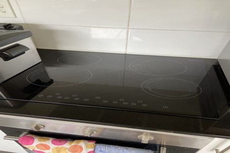 Photo of property in 122 Mahia Road, Wattle Downs, Auckland, 2103