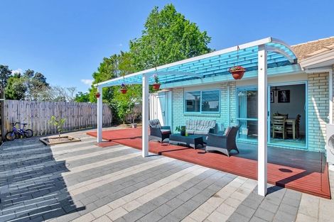 Photo of property in 1/4 Sturges Road, Henderson, Auckland, 0610