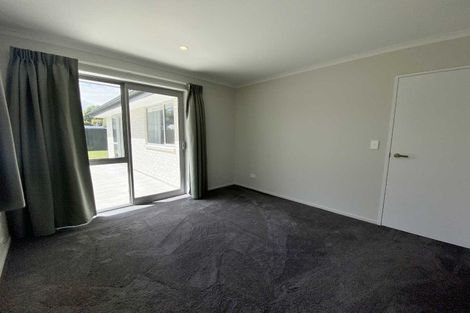 Photo of property in 11 Fairbairn Close, Halswell, Christchurch, 8025