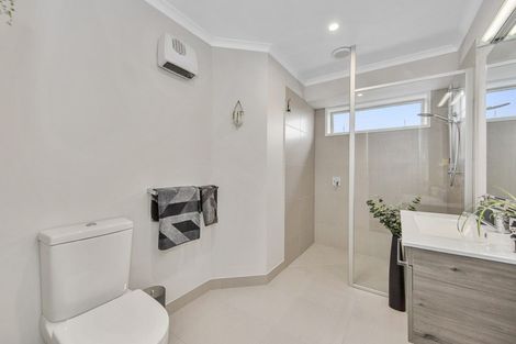 Photo of property in 6 Patatee Terrace, Baverstock, Hamilton, 3200