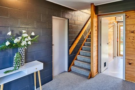 Photo of property in 14 Laburnum Grove, Maungaraki, Lower Hutt, 5010