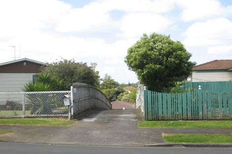 Photo of property in 19 Ngatira Place, Clendon Park, Auckland, 2103