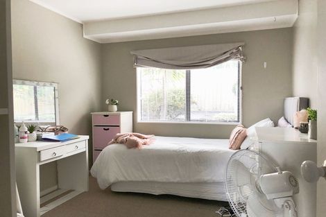 Photo of property in 8a Spring Grove, Henderson, Auckland, 0612