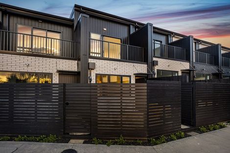 Photo of property in 11 Meg Lane, Glen Eden, Auckland, 0602