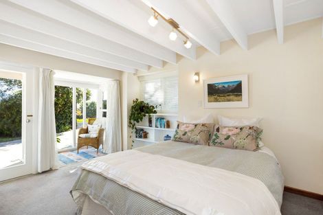 Photo of property in 3 Rosehill Road, Macandrew Bay, Dunedin, 9077