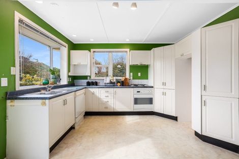 Photo of property in 73 Main Road, Titahi Bay, Porirua, 5022