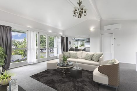 Photo of property in 9 Sutton Crescent, Papatoetoe, Auckland, 2025