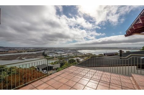 Photo of property in 76 Cannon Hill Crescent, Mount Pleasant, Christchurch, 8081