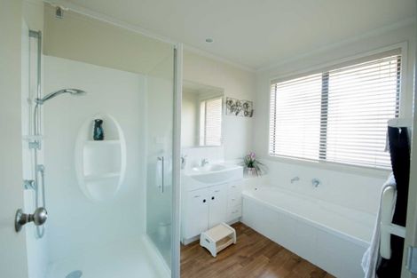 Photo of property in 30 Te Manatu Drive, Huntington, Hamilton, 3210