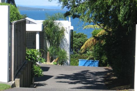 Photo of property in 1/19 Churchill Road, Murrays Bay, Auckland, 0630
