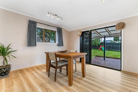 Photo of property in 90 Howard Road, Orere Point, Papakura, 2585