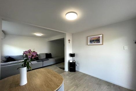 Photo of property in 1/163 Onewa Road, Birkenhead, Auckland, 0626