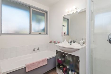 Photo of property in 28 Heath Street, Burnside, Christchurch, 8053