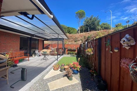 Photo of property in 18 Nukuroa Close, Waitara, 4320