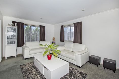 Photo of property in 6 Mcainch Place, Te Kamo, Whangarei, 0112