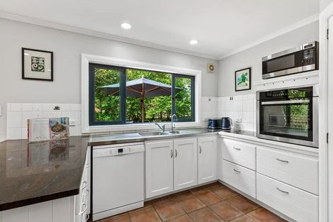 Photo of property in 4a Pounamu Avenue, Greenhithe, Auckland, 0632