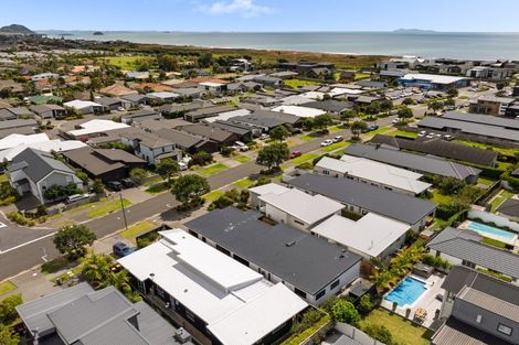 Photo of property in 33 Coast Boulevard, Papamoa Beach, Papamoa, 3118