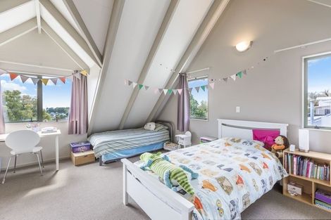 Photo of property in 27 Gledstane Road, Stanmore Bay, Whangaparaoa, 0932