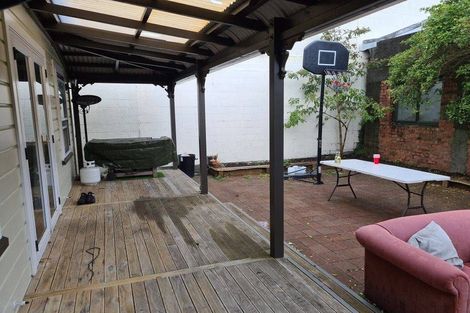 Photo of property in 18 Cruickshank Street, Kilbirnie, Wellington, 6022