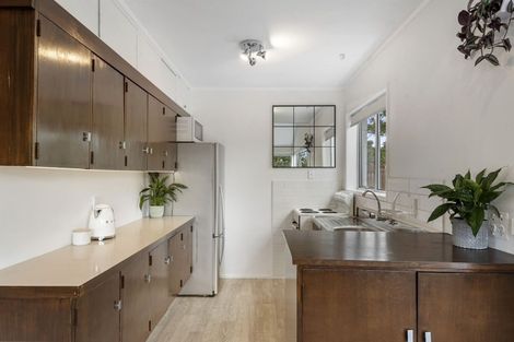 Photo of property in 1/290 Glenfield Road, Glenfield, Auckland, 0629