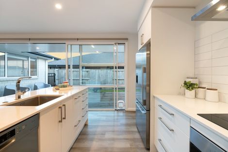 Photo of property in 84 Awataha Crescent, Pyes Pa, Tauranga, 3110