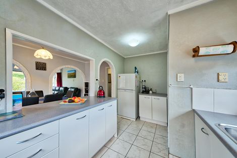 Photo of property in 97 Godley Road, Green Bay, Auckland, 0604