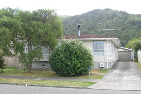 Photo of property in 5 Harvard Grove, Totara Park, Upper Hutt, 5018