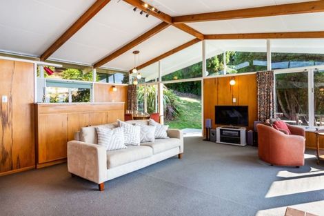 Photo of property in 17 Te Kopua Street, Acacia Bay, Taupo, 3330