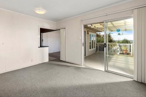 Photo of property in 35 Bayview Road, Browns Bay, Auckland, 0630
