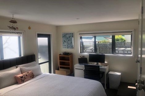 Photo of property in 12 Glendawn Place, Bayview, Auckland, 0629