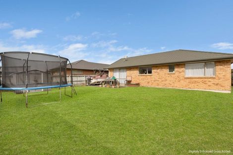 Photo of property in 18 Chic Gardens, Parakai, 0830