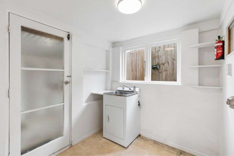 Photo of property in 1/93 Target Road, Totara Vale, Auckland, 0629