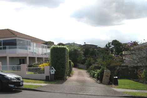 Photo of property in 65 Lagoon Way, West Harbour, Auckland, 0618